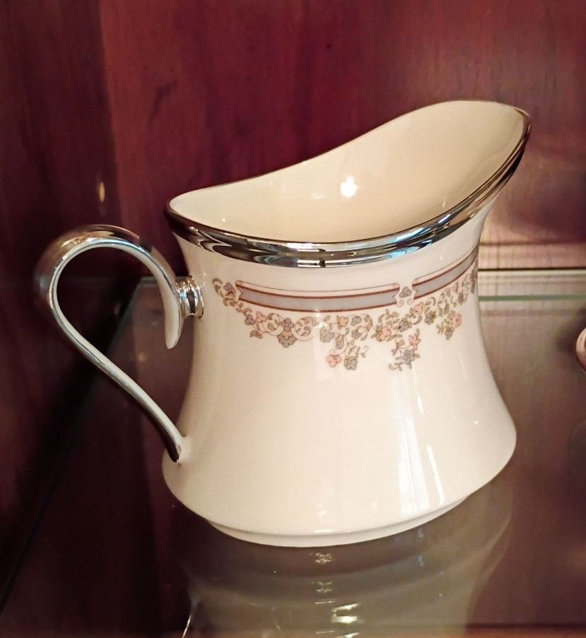 Porcelain Creamer, Gravy Boat with Underplate, and Covered Sugar Bowl - image 3 of 5
