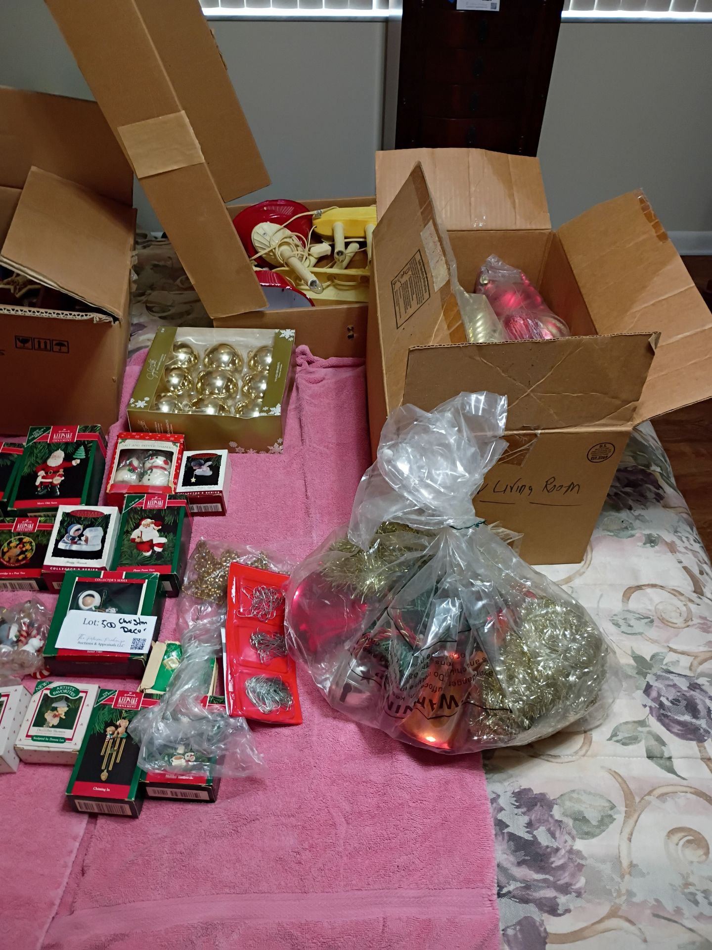 Assorted Christmas Ornaments and Holiday Decorations - image 3 of 5