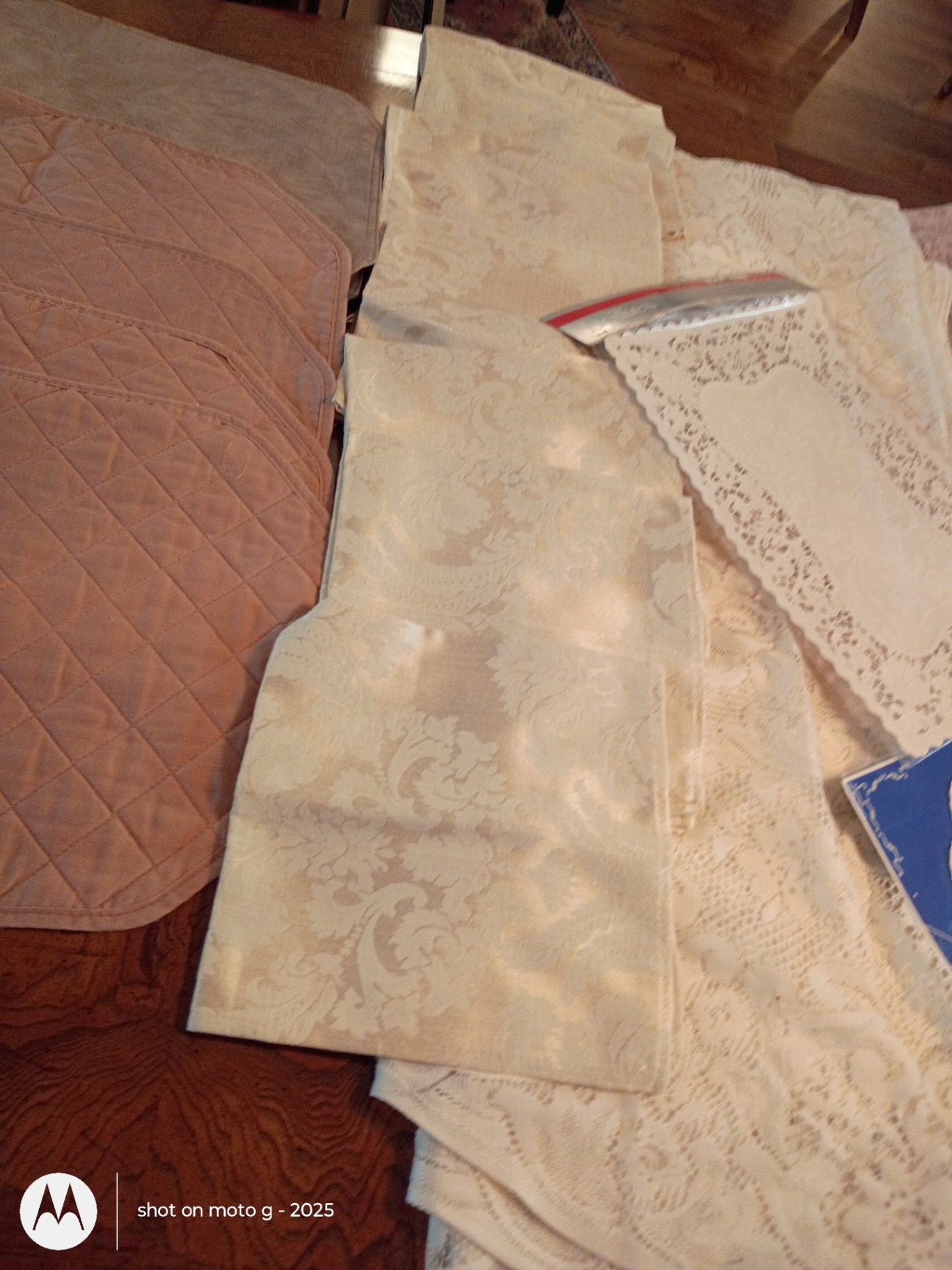 Assorted Table Linens, Placemats, and Decorative Doilies - image 3 of 18