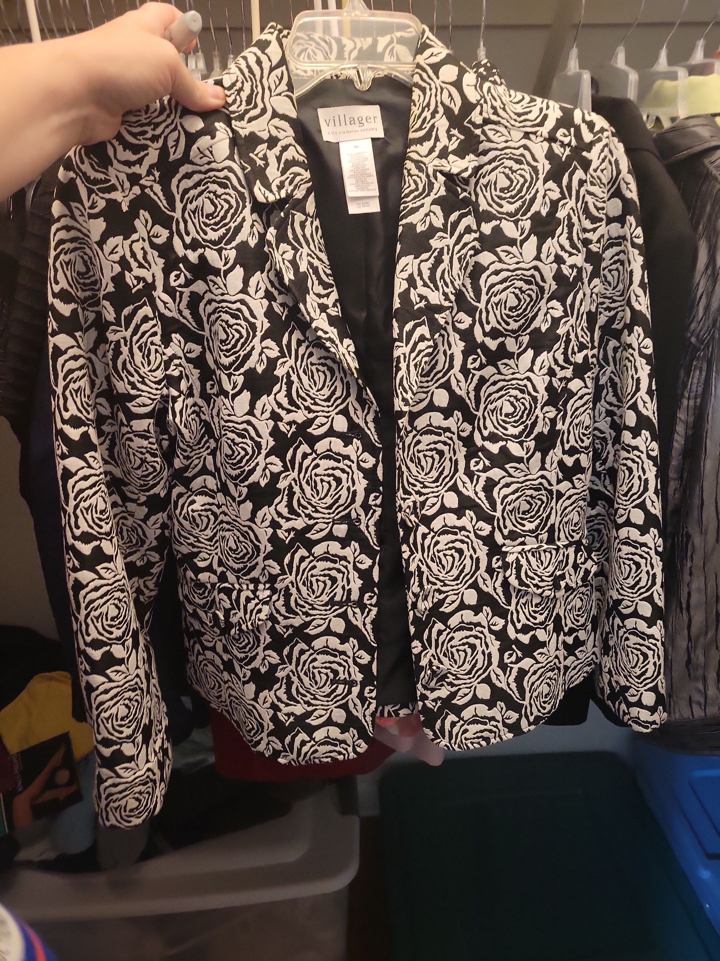 Assorted Women's Clothing and Jackets - image 7 of 18