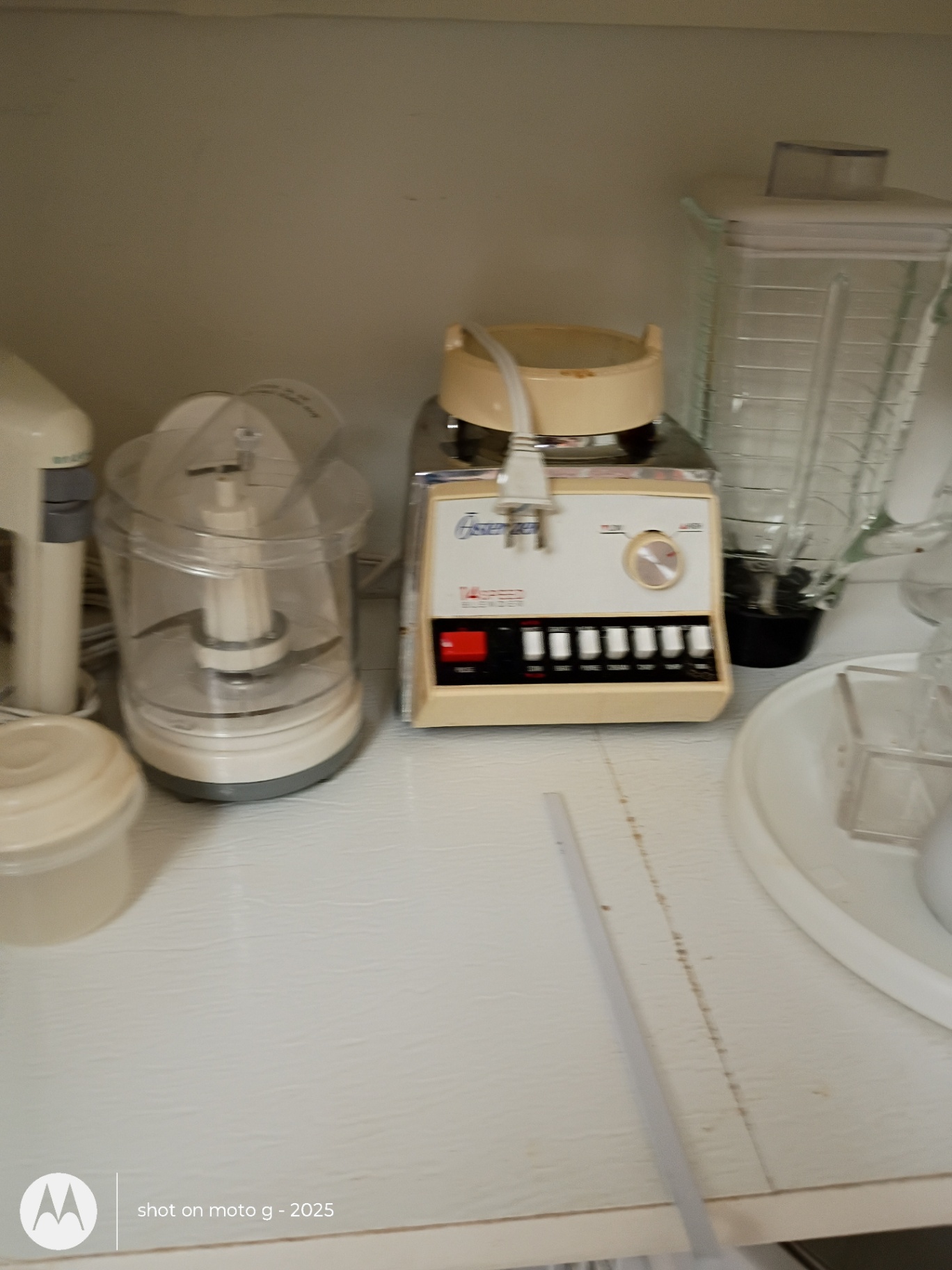 Vintage Kitchen Appliances and Accessories - image 3 of 4
