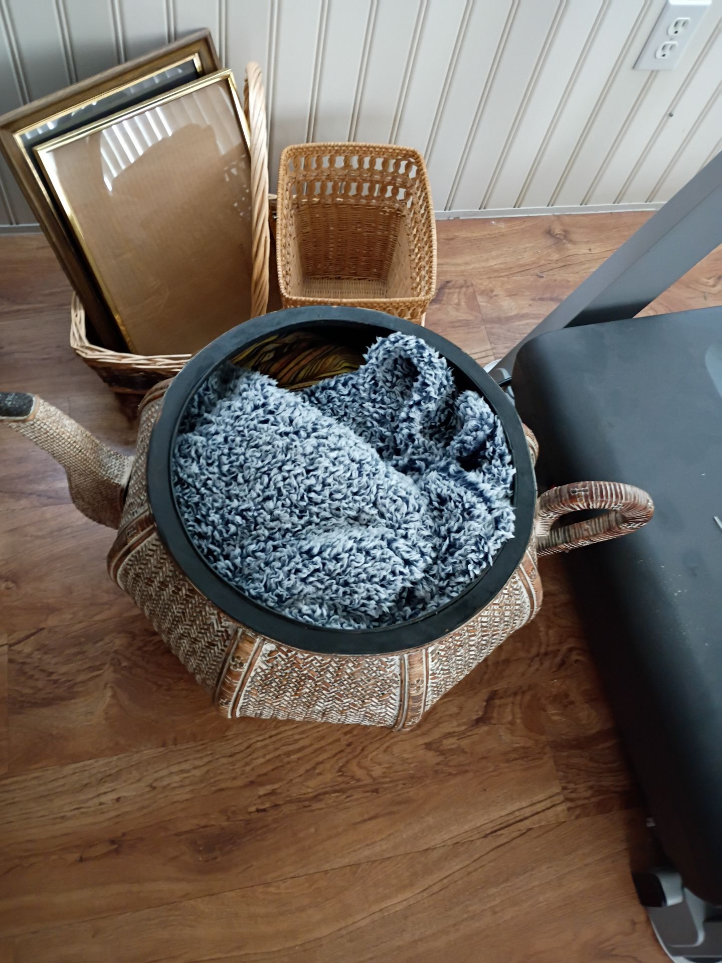 Woven Teapot-Shaped Decorative Container with Baskets and Picture Frames - image 3 of 5