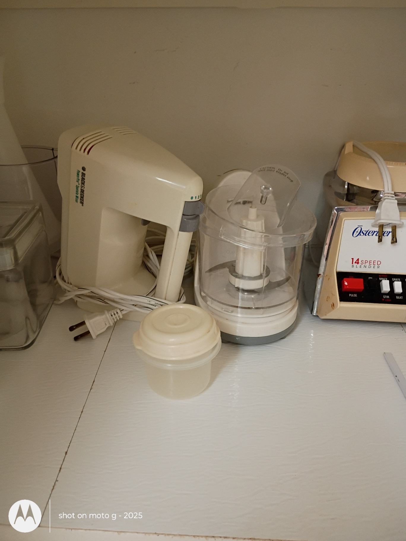 Vintage Kitchen Appliances and Accessories - image 4 of 4