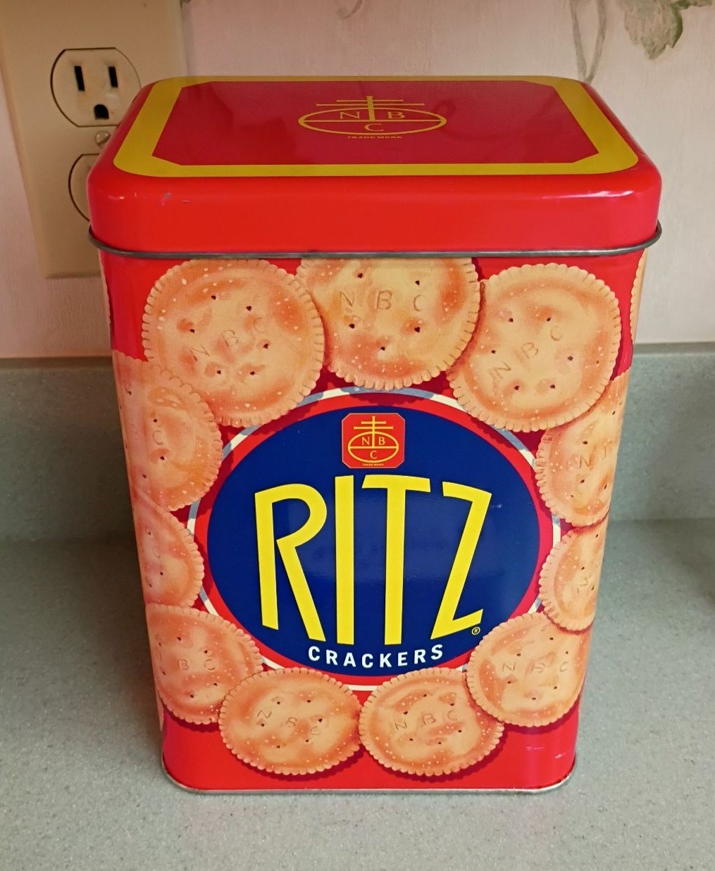 Ritz Crackers Tin and Retro Kitchen Gadgets - image 4 of 4