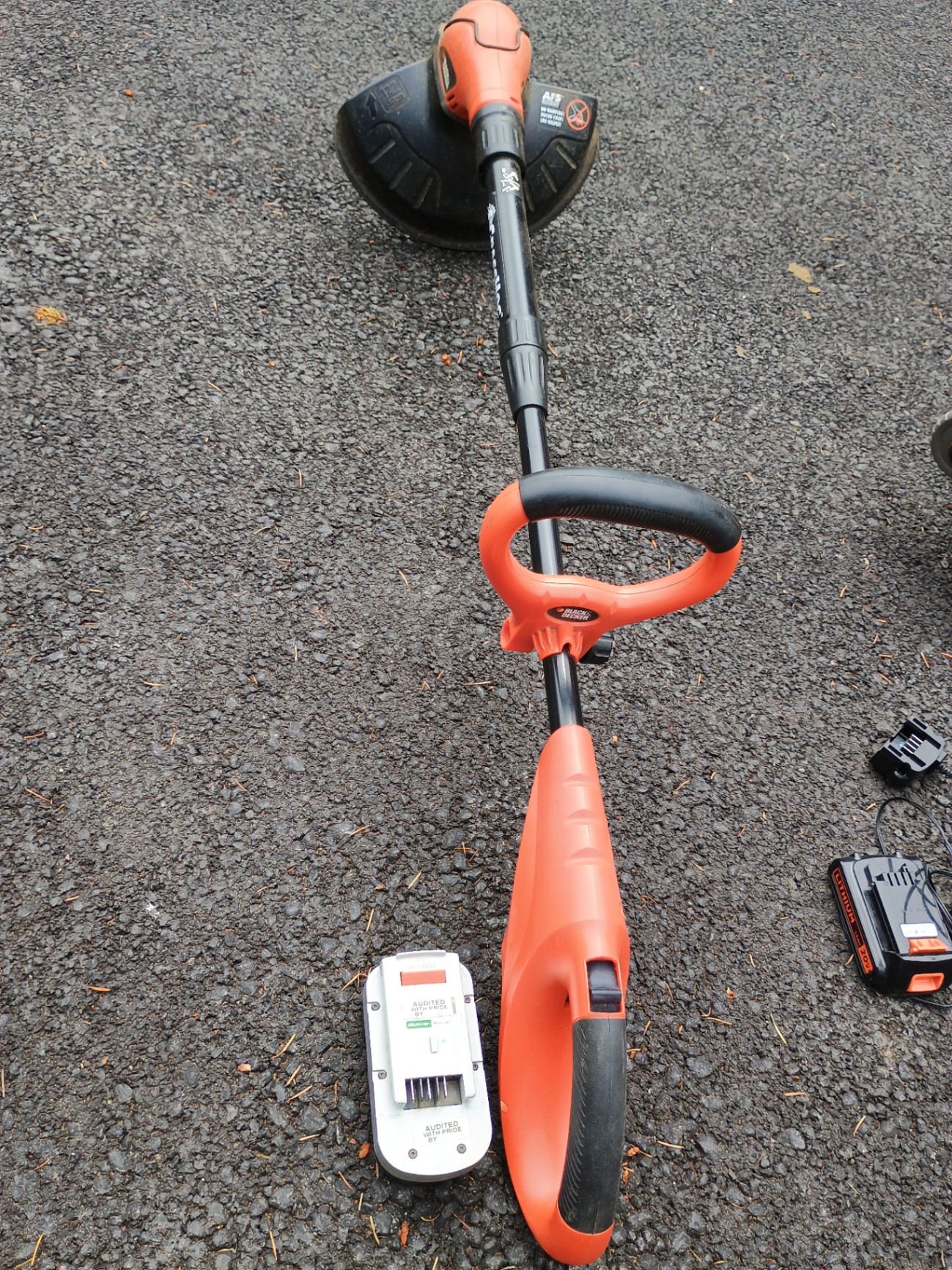 2 black and decker weed eaters - image 5 of 7