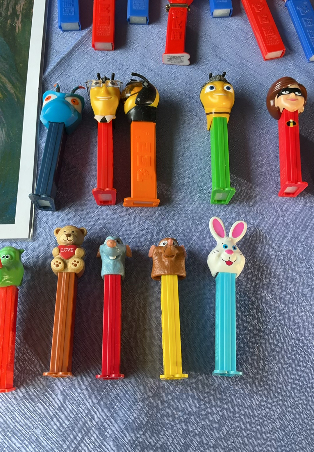 Assorted PEZ Dispensers Collection - image 5 of 7