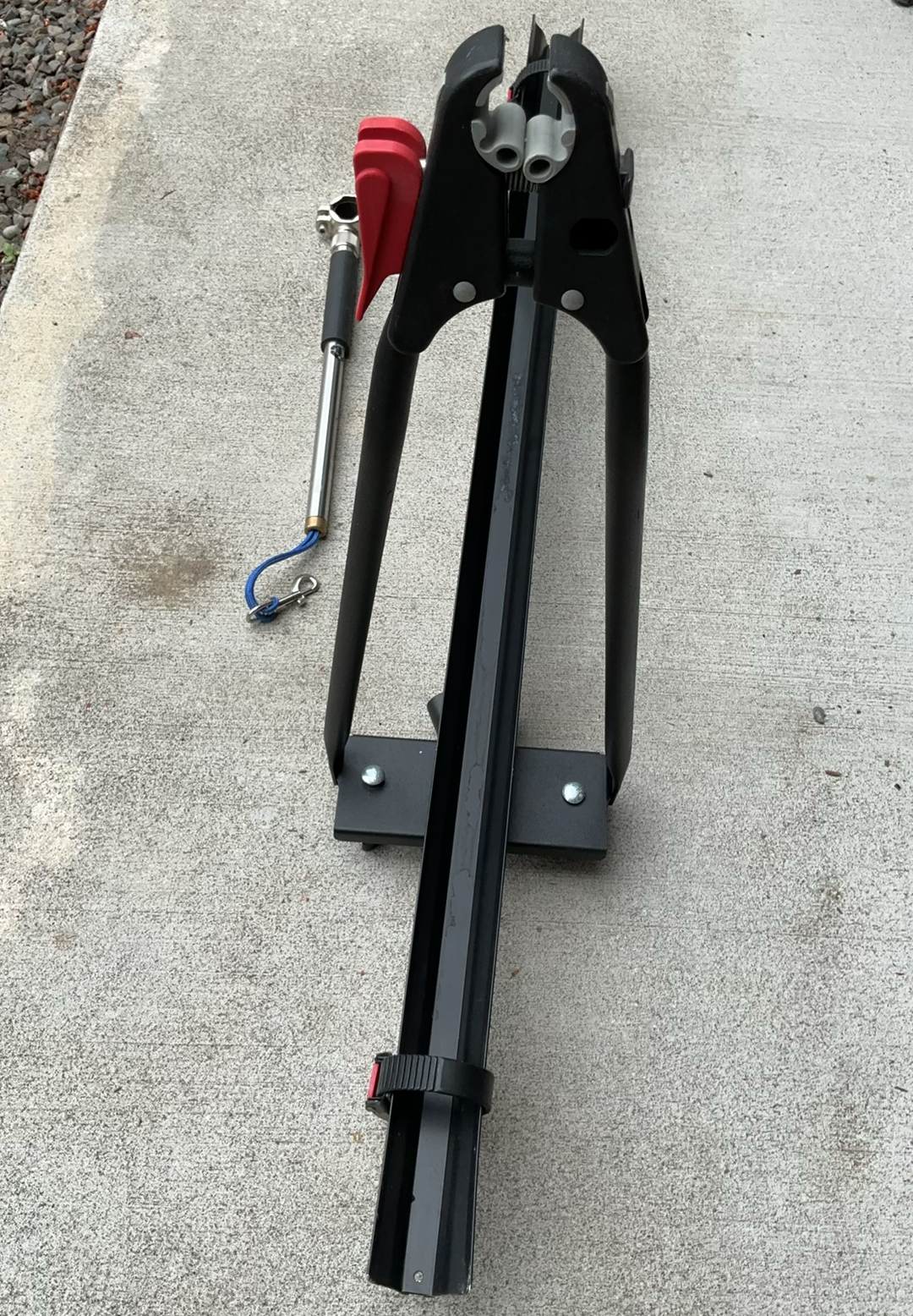 Yakima Bike Rack, And A Walk Dog Tool - image 2 of 6