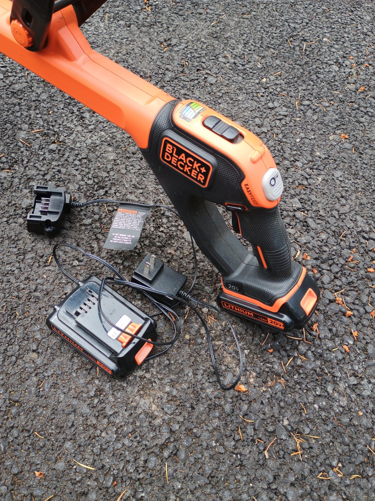 2 black and decker weed eaters - image 3 of 7