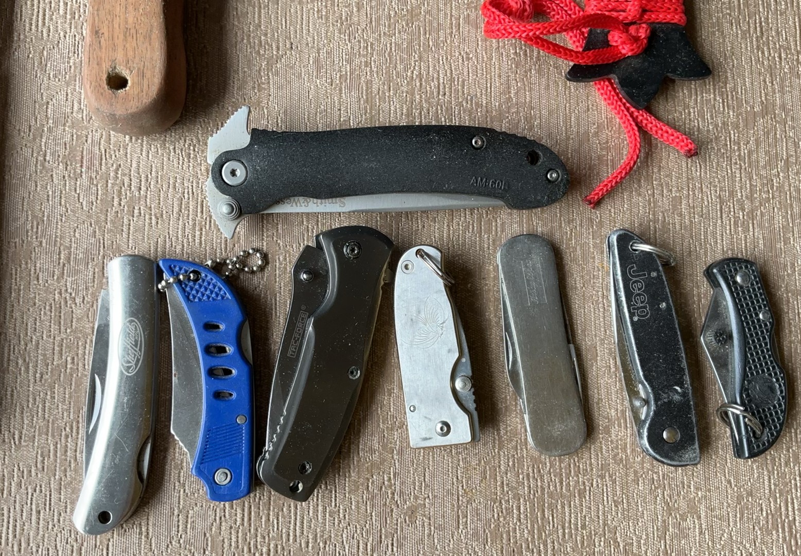 Assorted Knives, Machetes, and a Decorative Zombie-Killer Axe - image 5 of 9