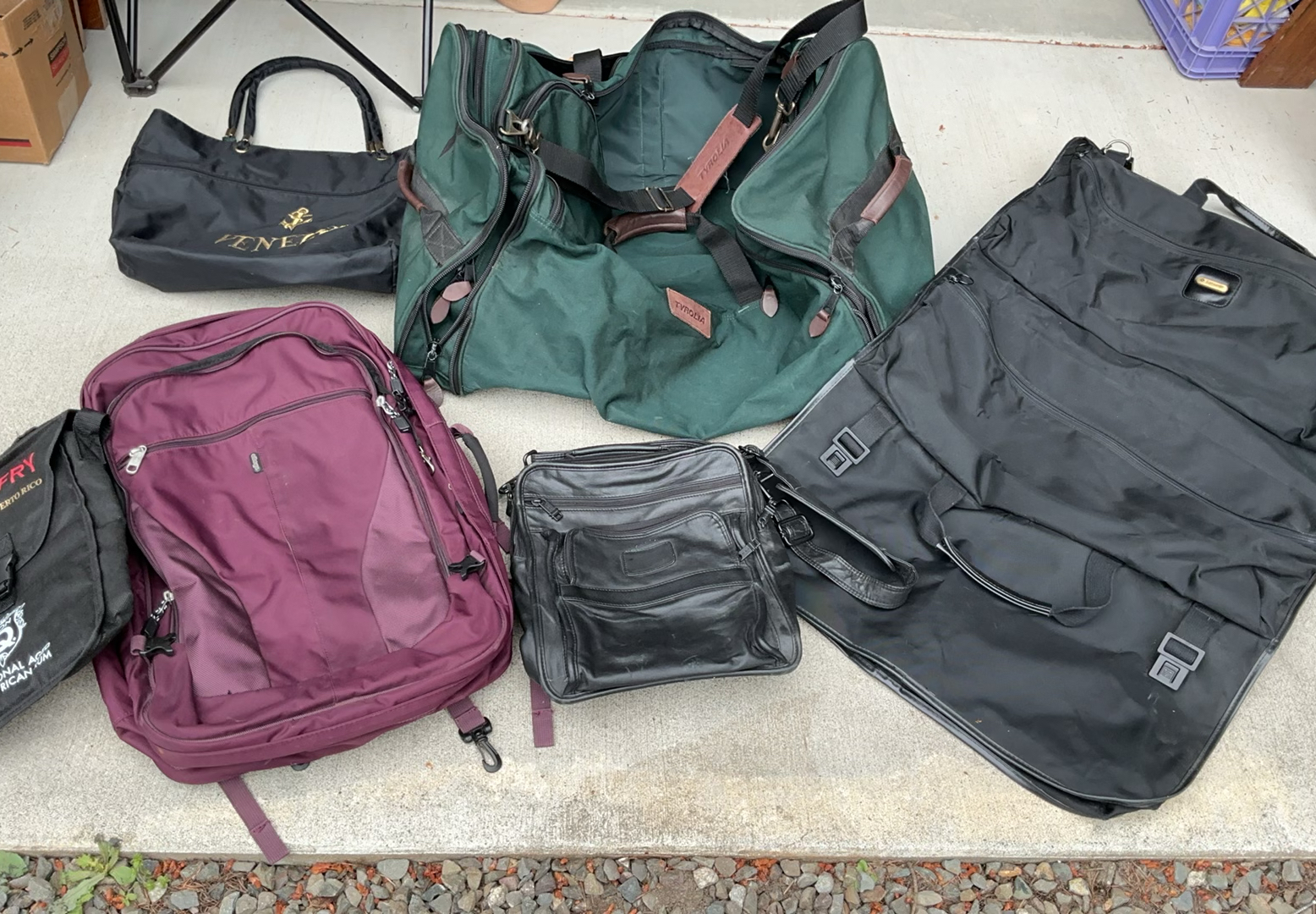 Assorted travel bags - image 1 of 5