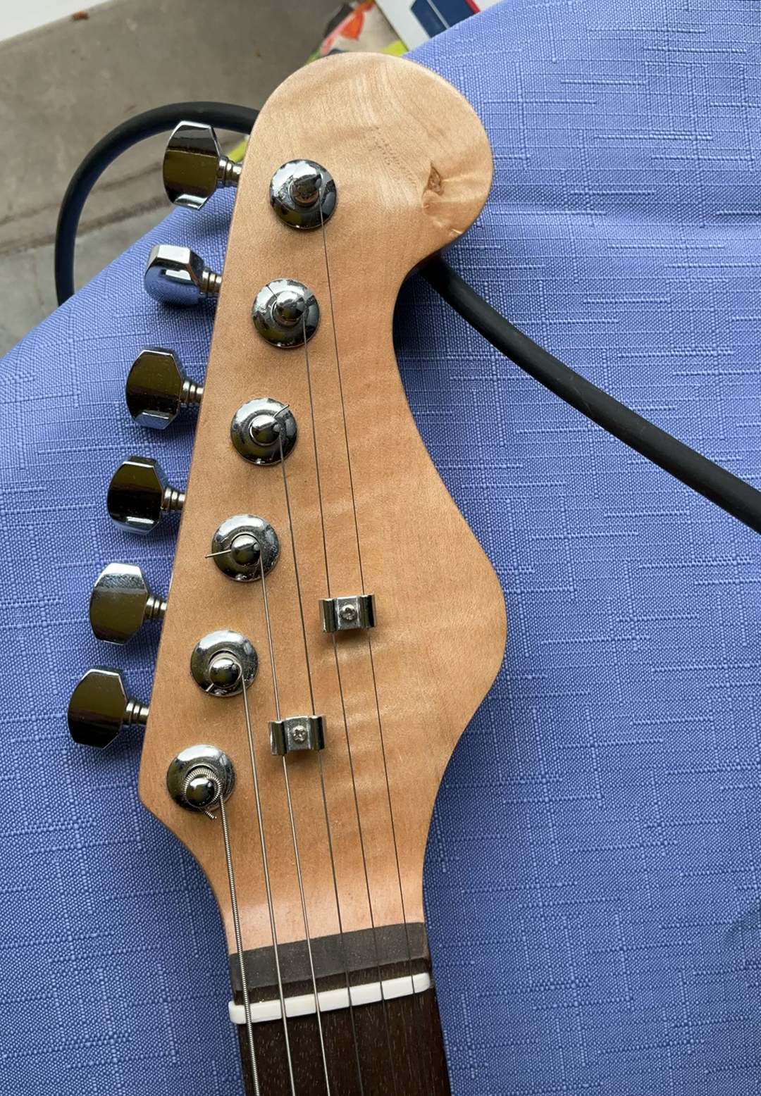 Red electric guitar with Line 6 Spider IV 15 amplifier - image 4 of 11