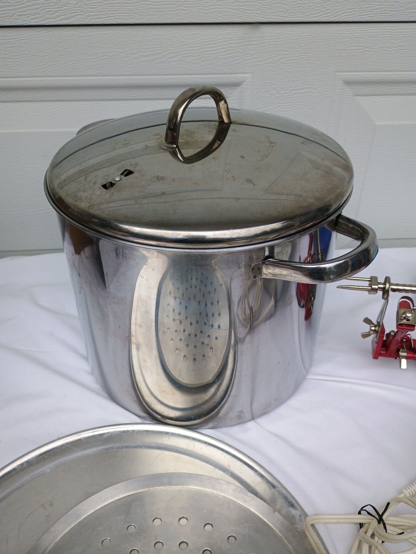 Kitchen supplies, pans, immersion blender  - image 4 of 7