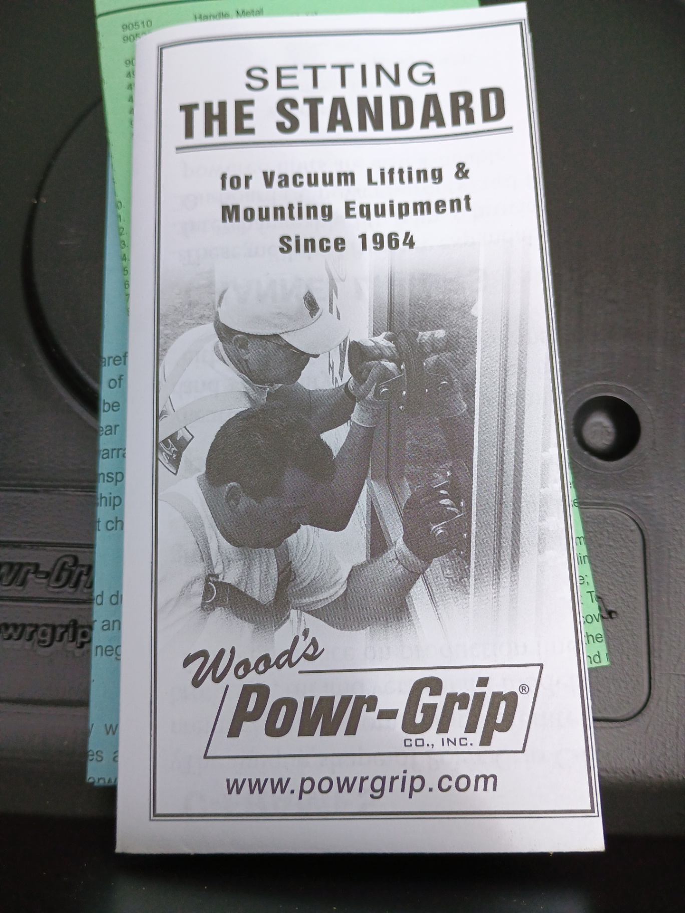 Wood's Powr-Grip Vacuum Lifting Tool with Case and Manual - image 2 of 3