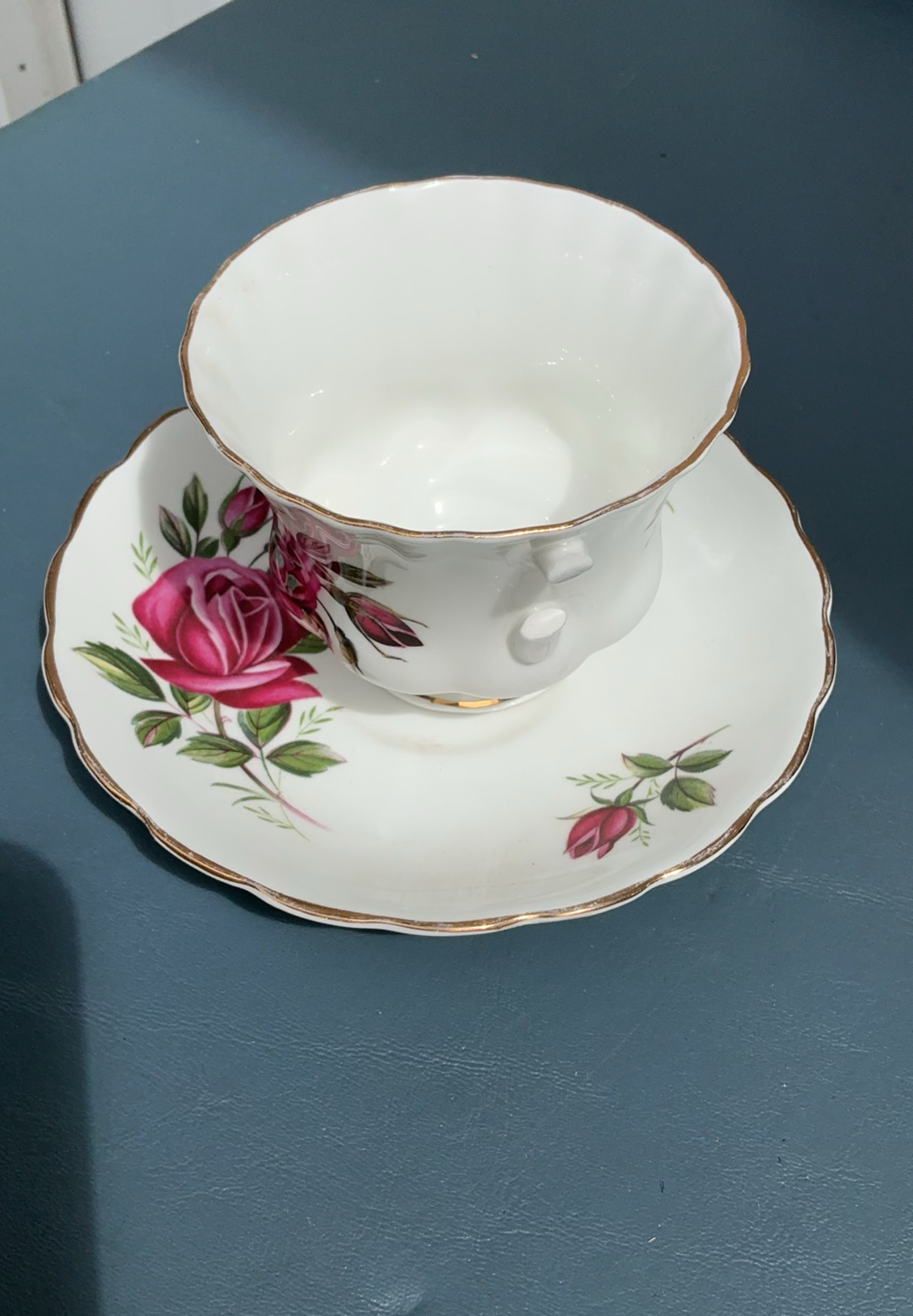 Vintage Porcelain Tea Cups And Saucers - image 8 of 11