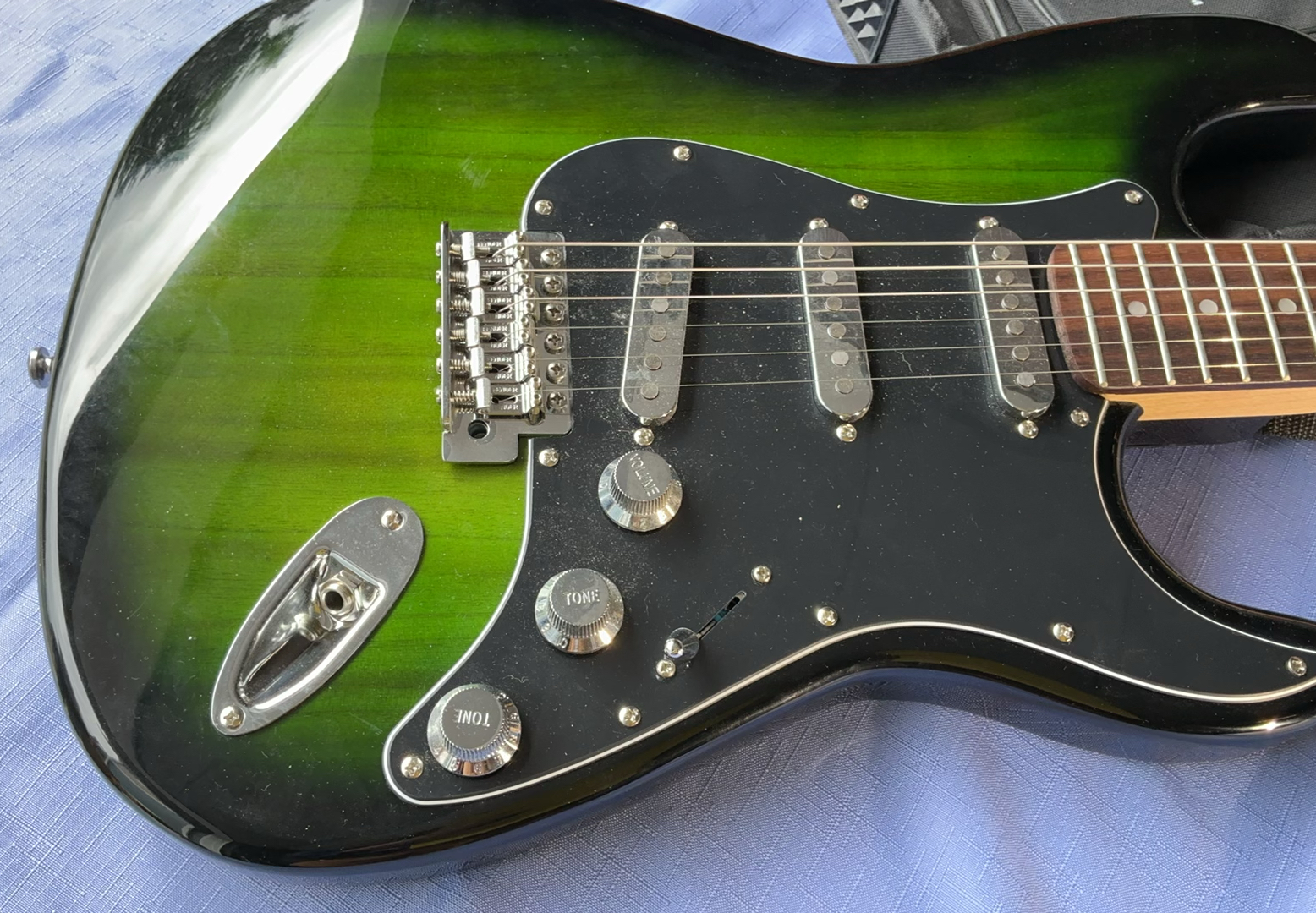 Green Sunburst Strat-Style Electric Guitar with Chromacast Gig Bag - image 3 of 5