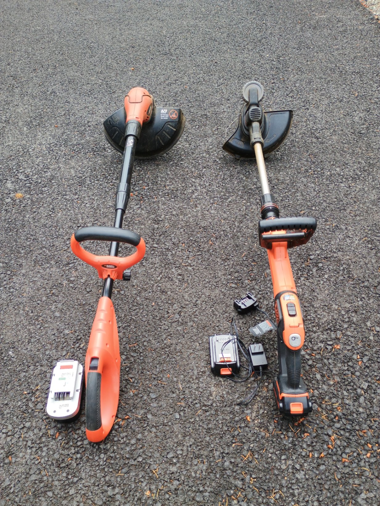 2 black and decker weed eaters - image 2 of 7