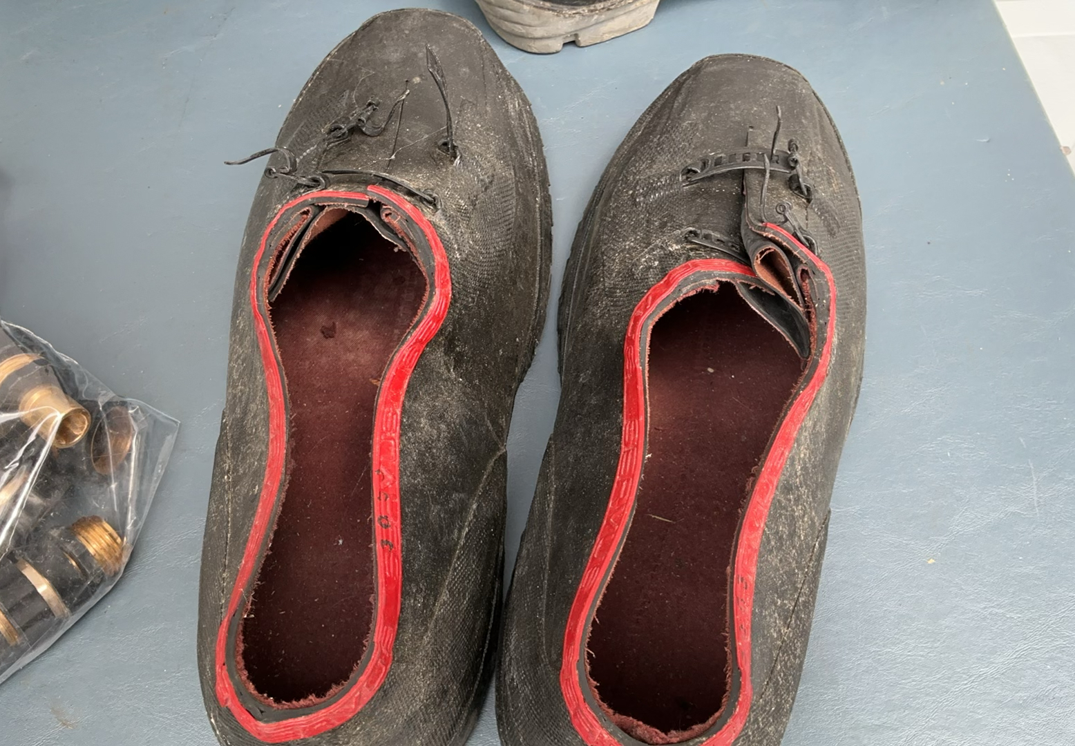 Men’s Mud Boots, Garden Hose Connectors - image 3 of 6