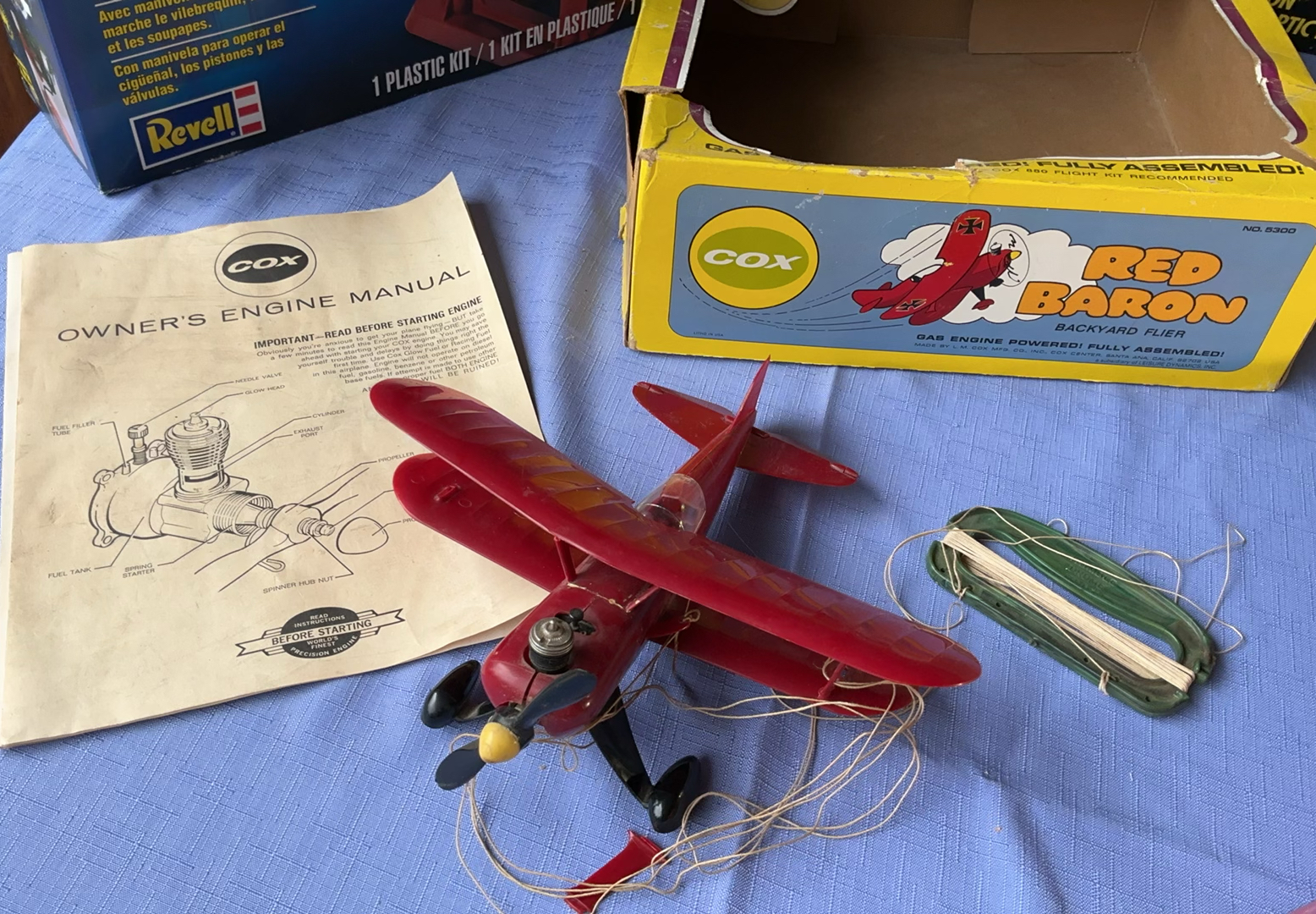 Collection of vintage model kits and engine parts - image 7 of 7