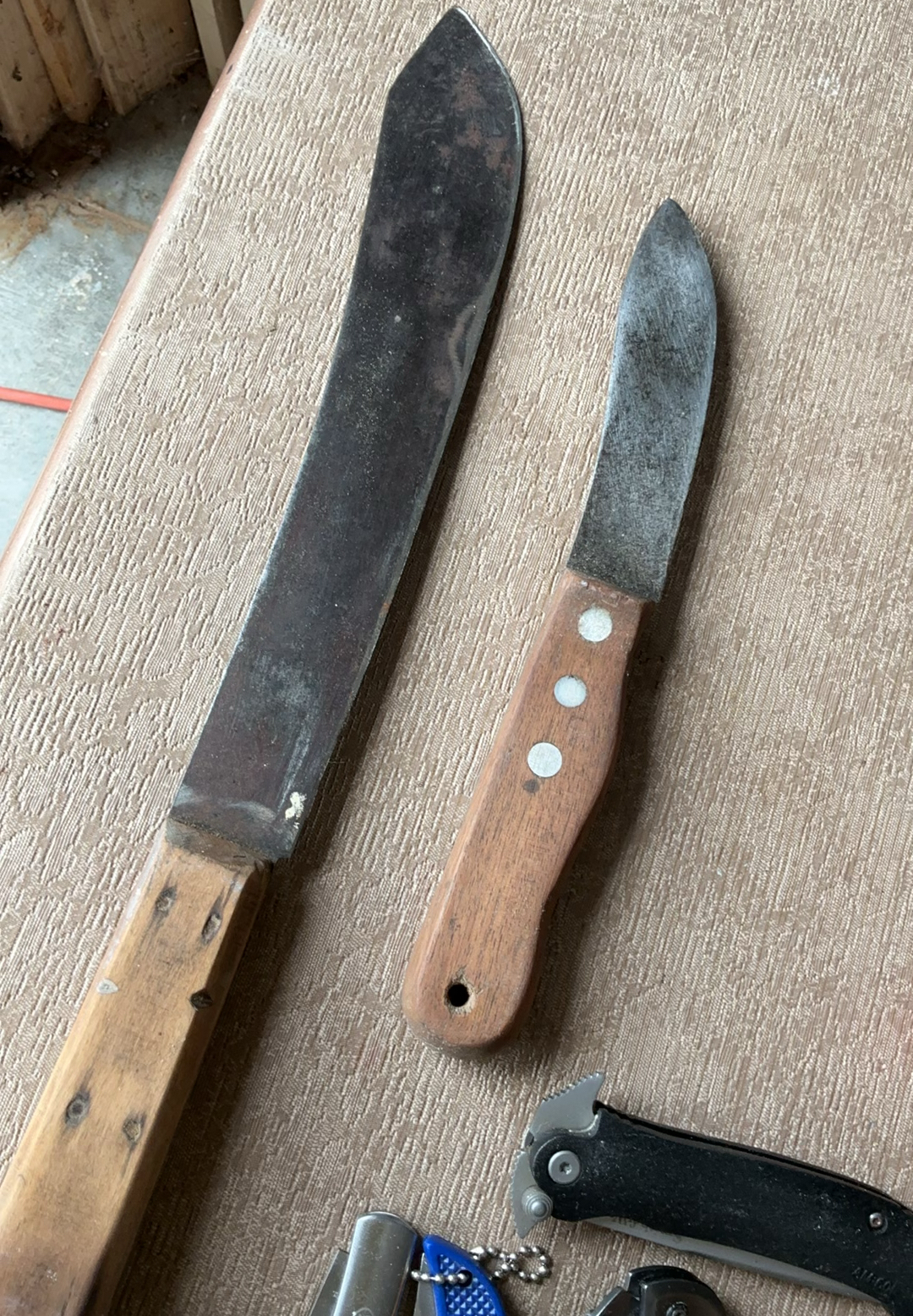 Assorted Knives, Machetes, and a Decorative Zombie-Killer Axe - image 4 of 9