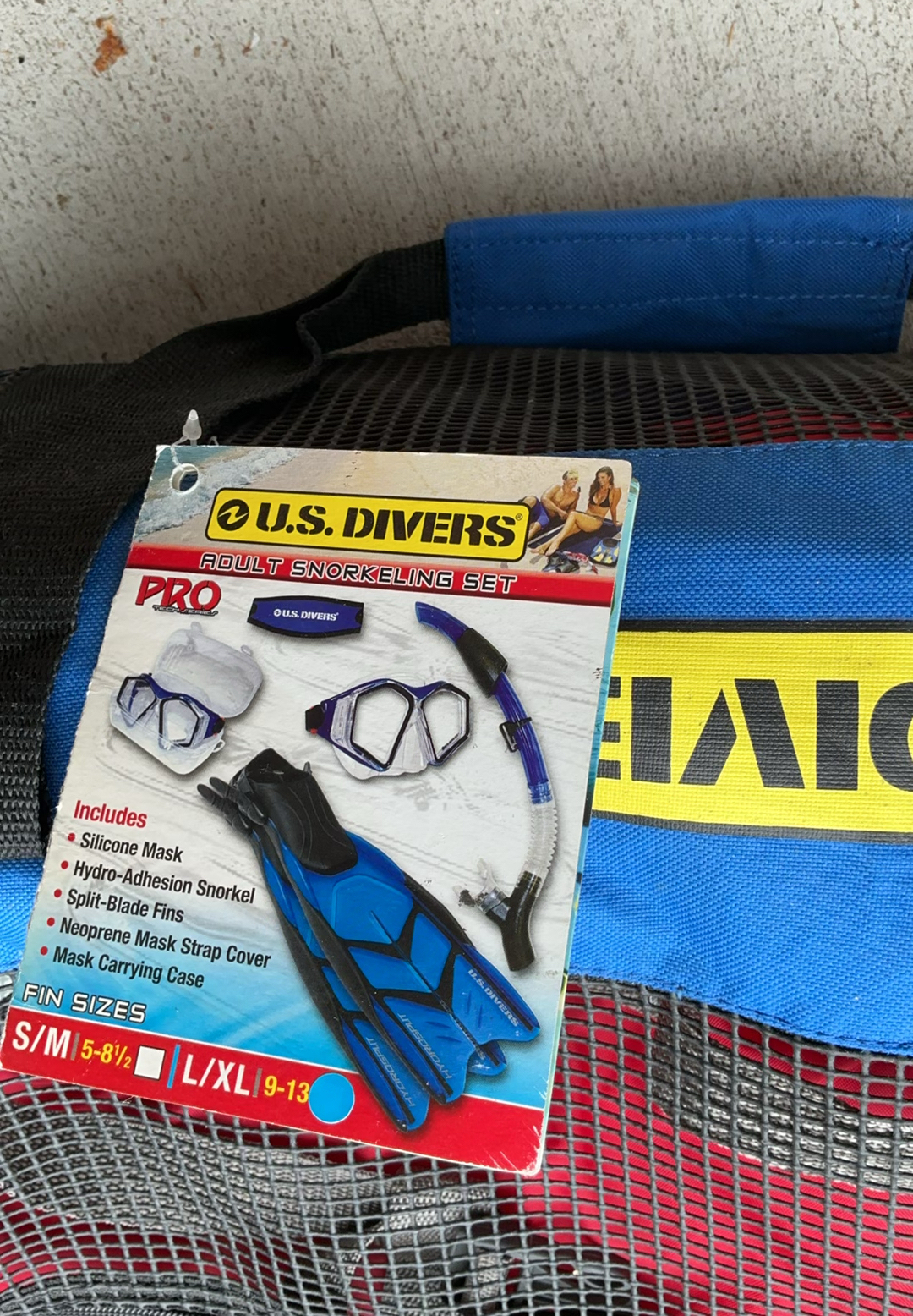 Adult snorkeling gear set with fins, mask, snorkel, and life vest - image 7 of 8
