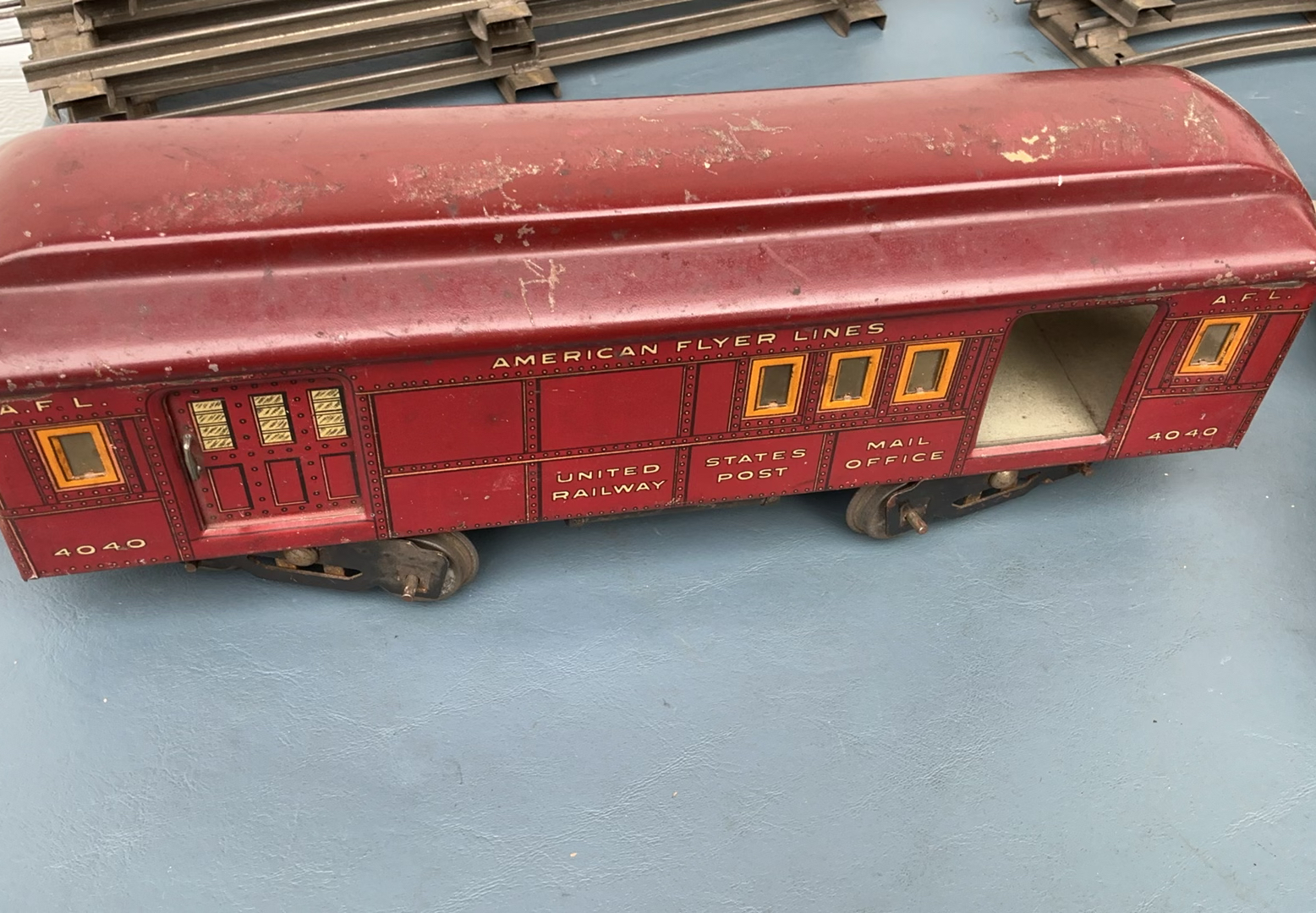 Vintage American Flyer Lines red passenger train cars with track - image 8 of 13