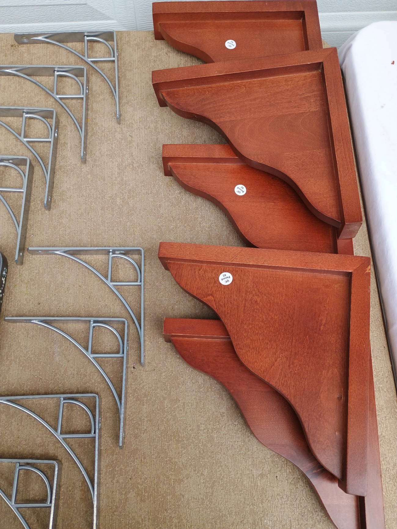 Assorted shelf brackets and wooden corbels - image 3 of 3