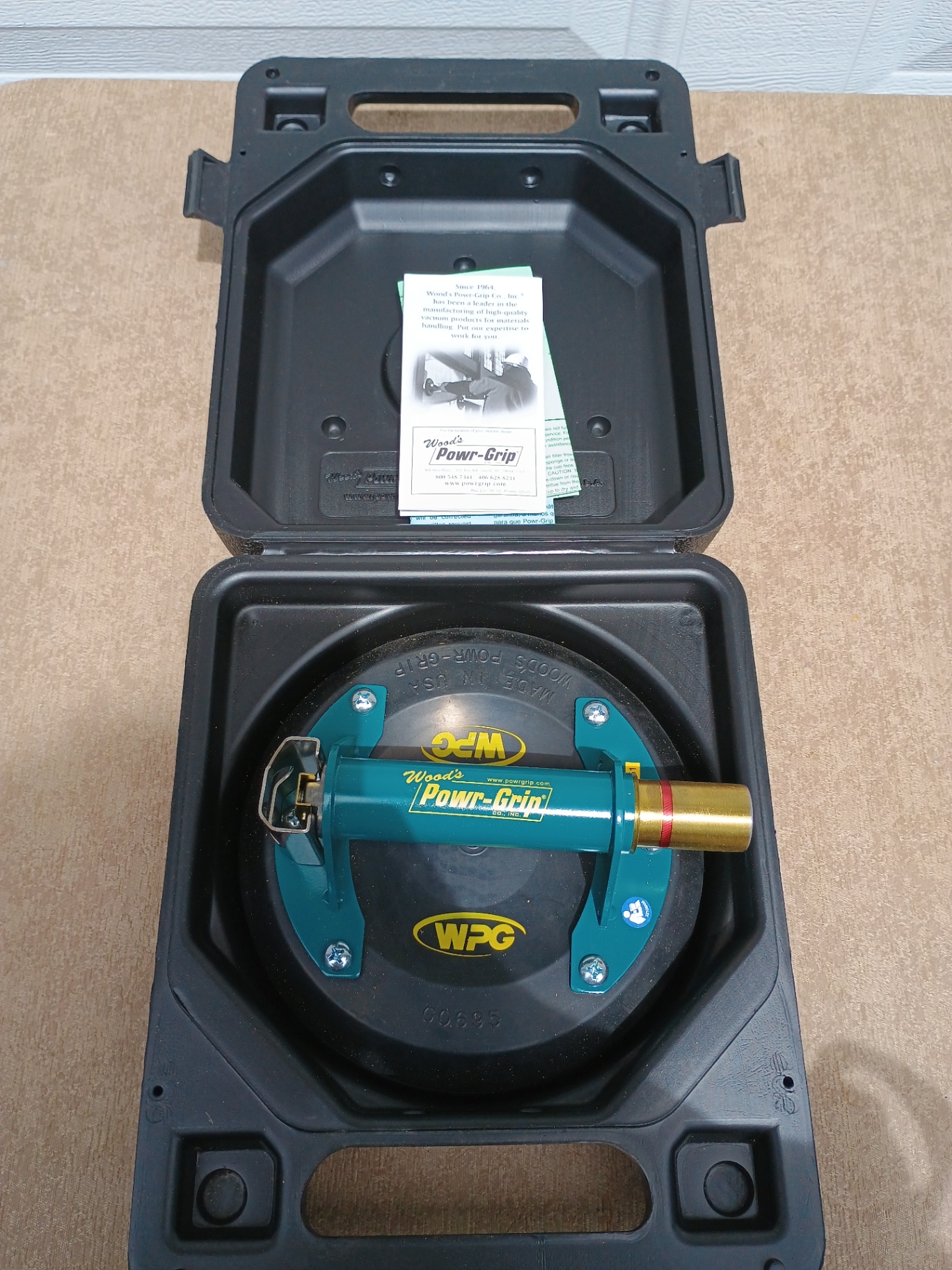 Wood's Powr-Grip Vacuum Lifting Tool with Case and Manual - image 1 of 3