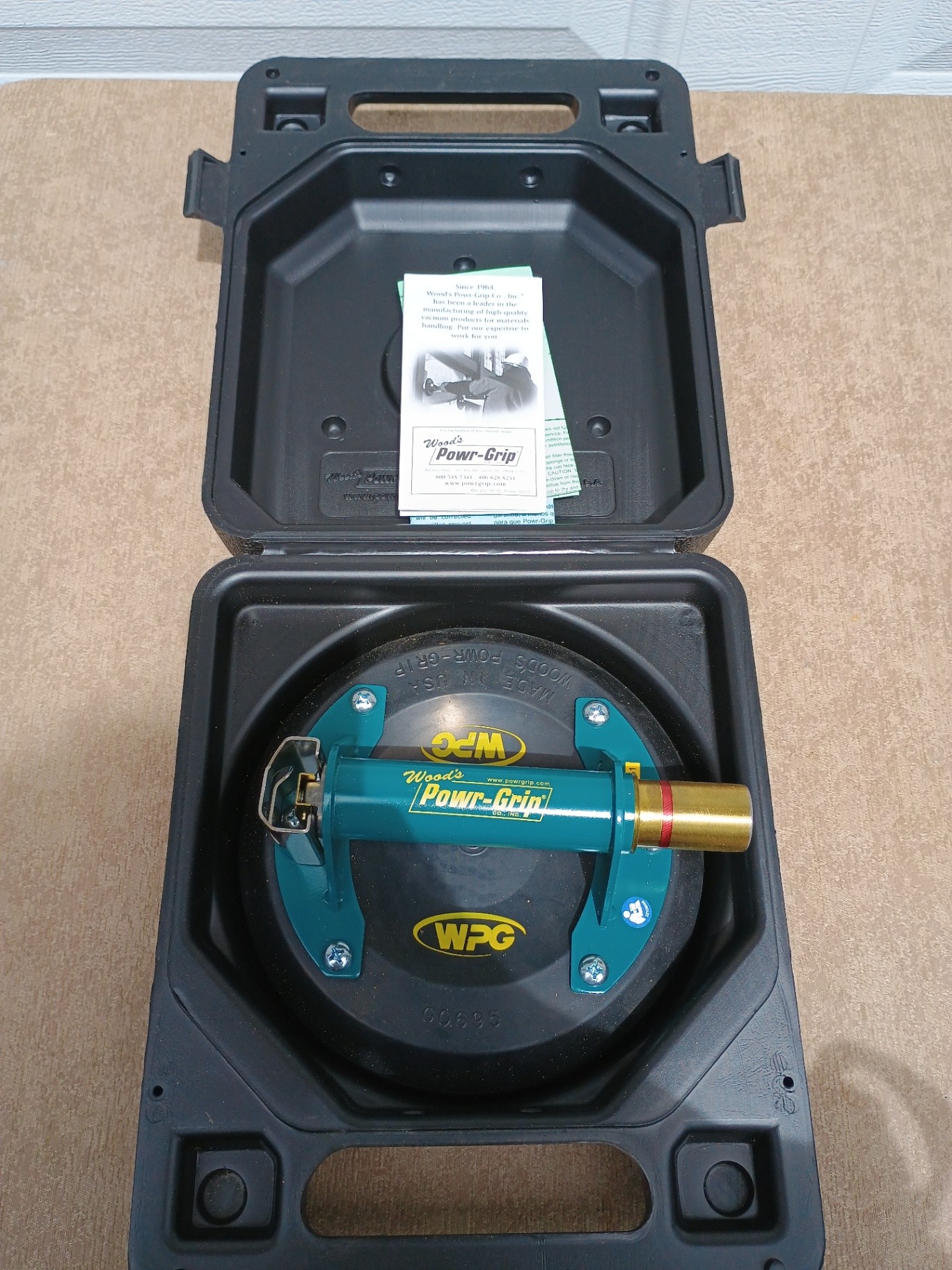 Wood's Powr-Grip Vacuum Lifting Tool with Case and Manual - image 1 of 3