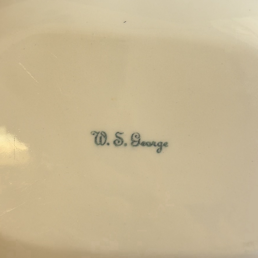 Assorted Seashells, Glass Dishes, and Ceramic Serving Pieces - image 14 of 14