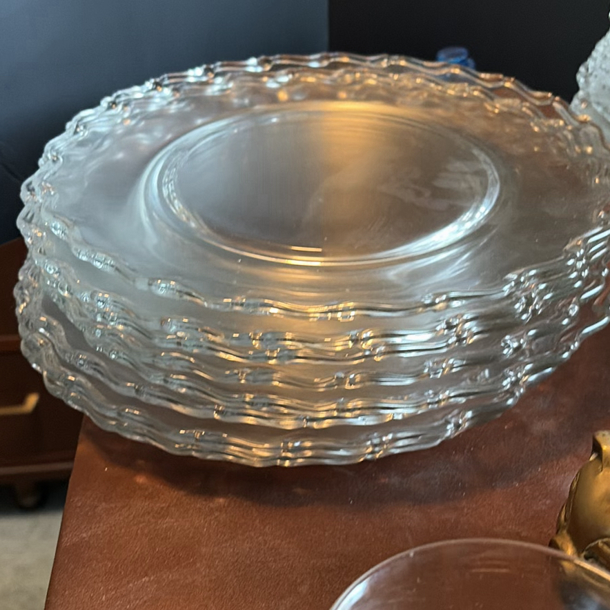 Assorted Glass Dinnerware and Decorative Items - image 4 of 14