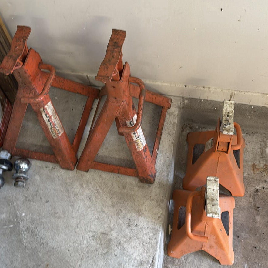 Pittsburgh Los Angeles metal toolbox, tow chain, jack stands, and trailer hitch receiver - image 3 of 4