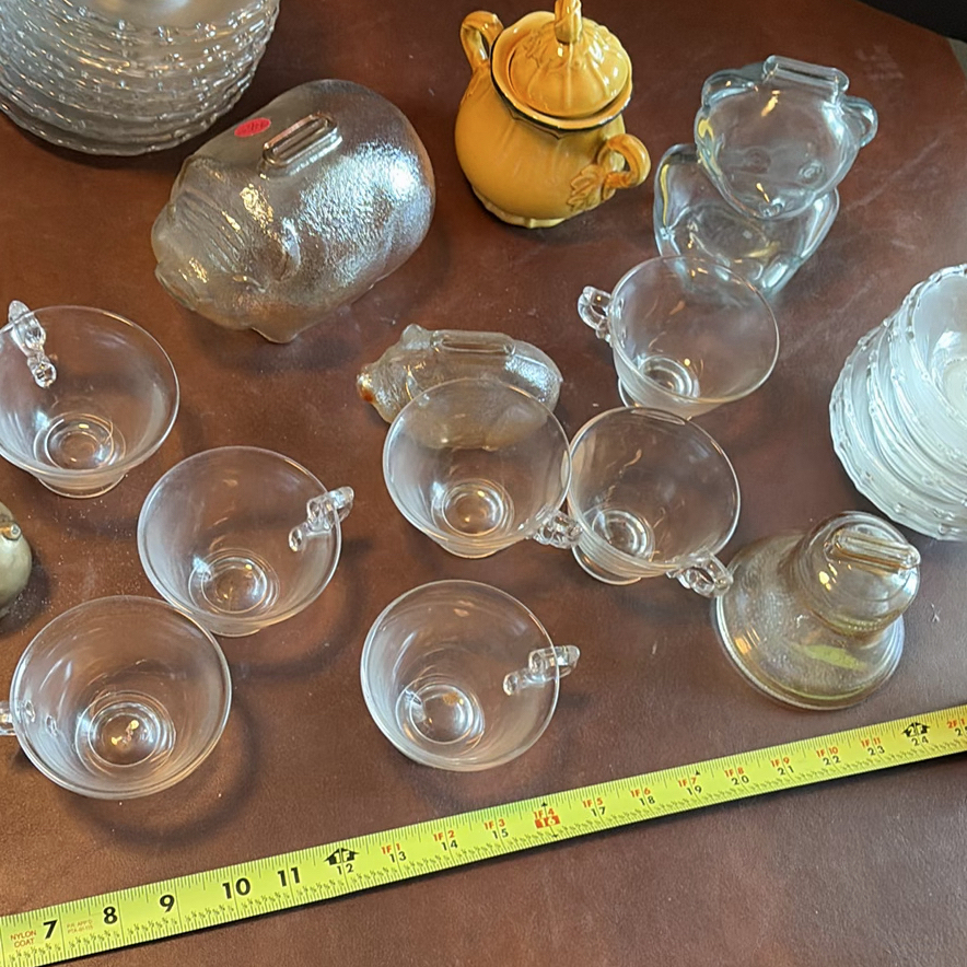 Assorted Glass Dinnerware and Decorative Items - image 8 of 14