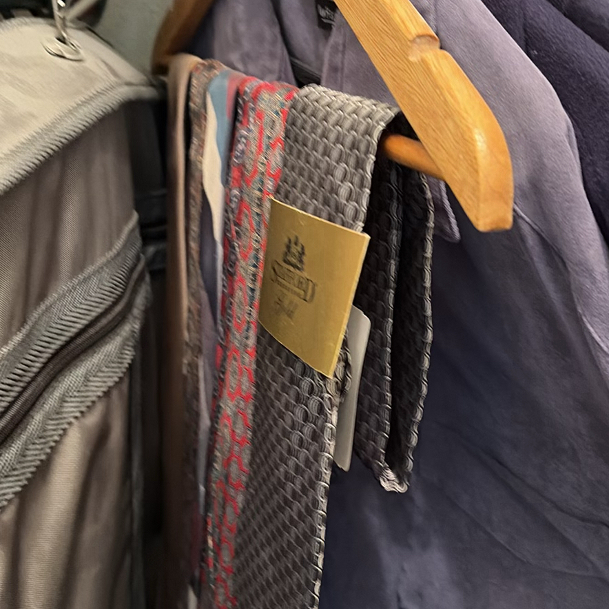Men's Dress Shirts, Ties, and Garment Bags - image 5 of 9