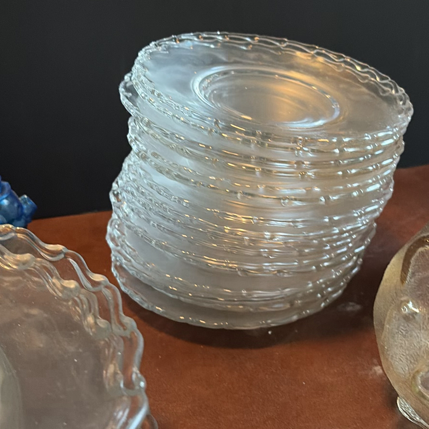 Assorted Glass Dinnerware and Decorative Items - image 7 of 14