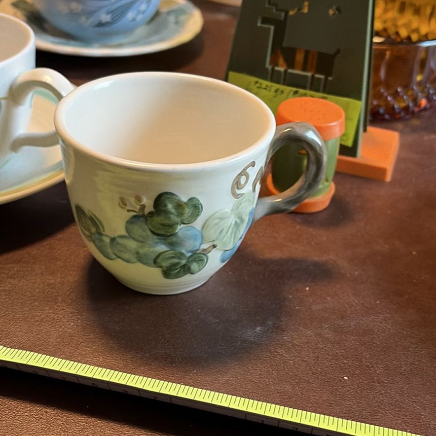 Assorted Vintage Dishware and Kitchen Items - image 4 of 13