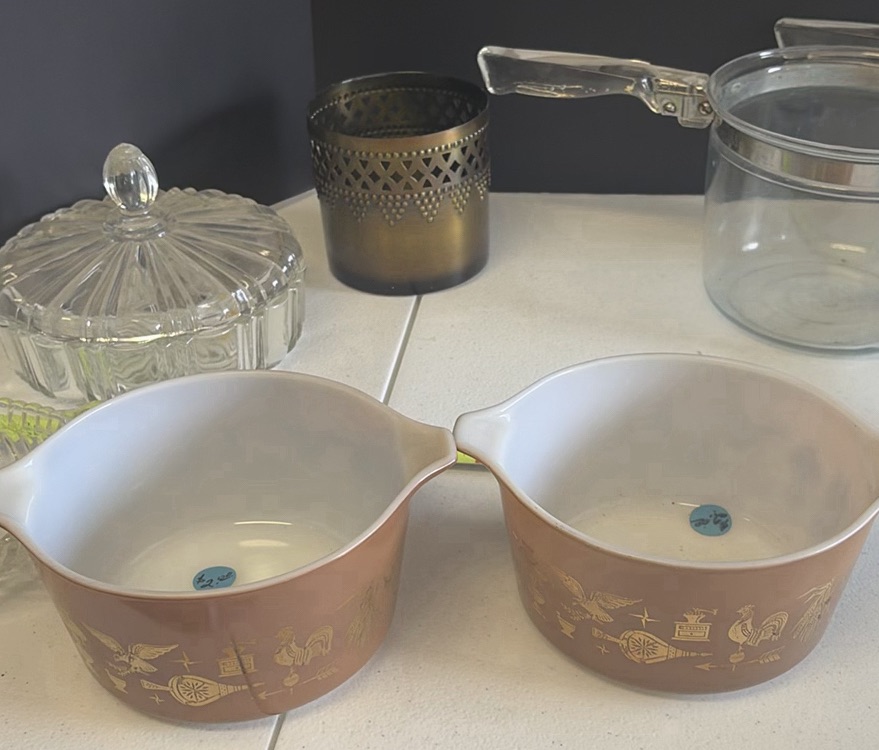 Assorted Glassware and Kitchen Serving Pieces - image 3 of 9
