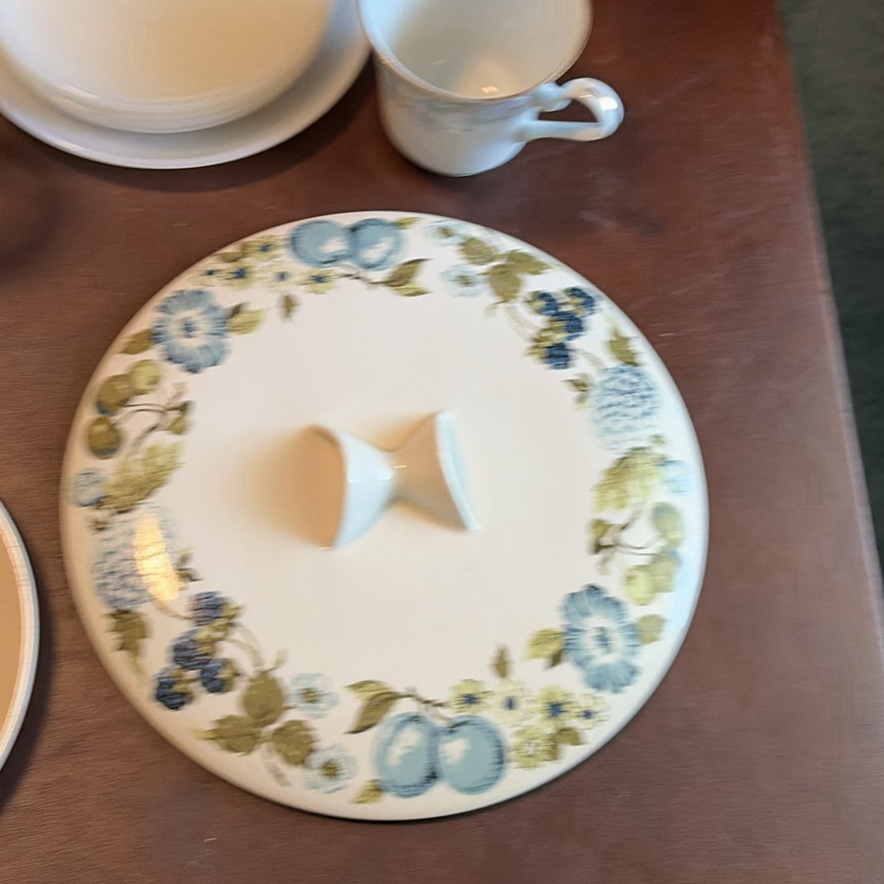 Assorted Vintage Dishware and Kitchen Items - image 8 of 13