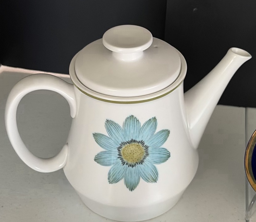 Assorted Decorative Ceramic and Glass Tableware - image 13 of 20