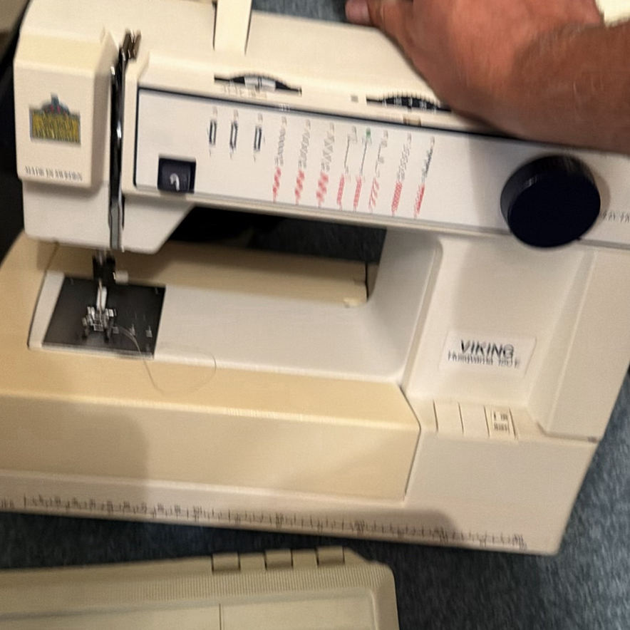 Viking Husqvarna 530E Sewing Machine with Accessories - image 3 of 4