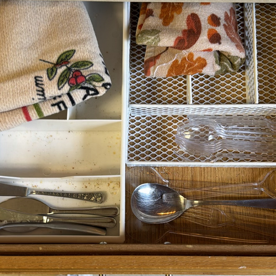 Sunbeam Hot Shot Beverage Maker, Calphalon Container, Kitchen Utensils and Drinkware - image 2 of 8