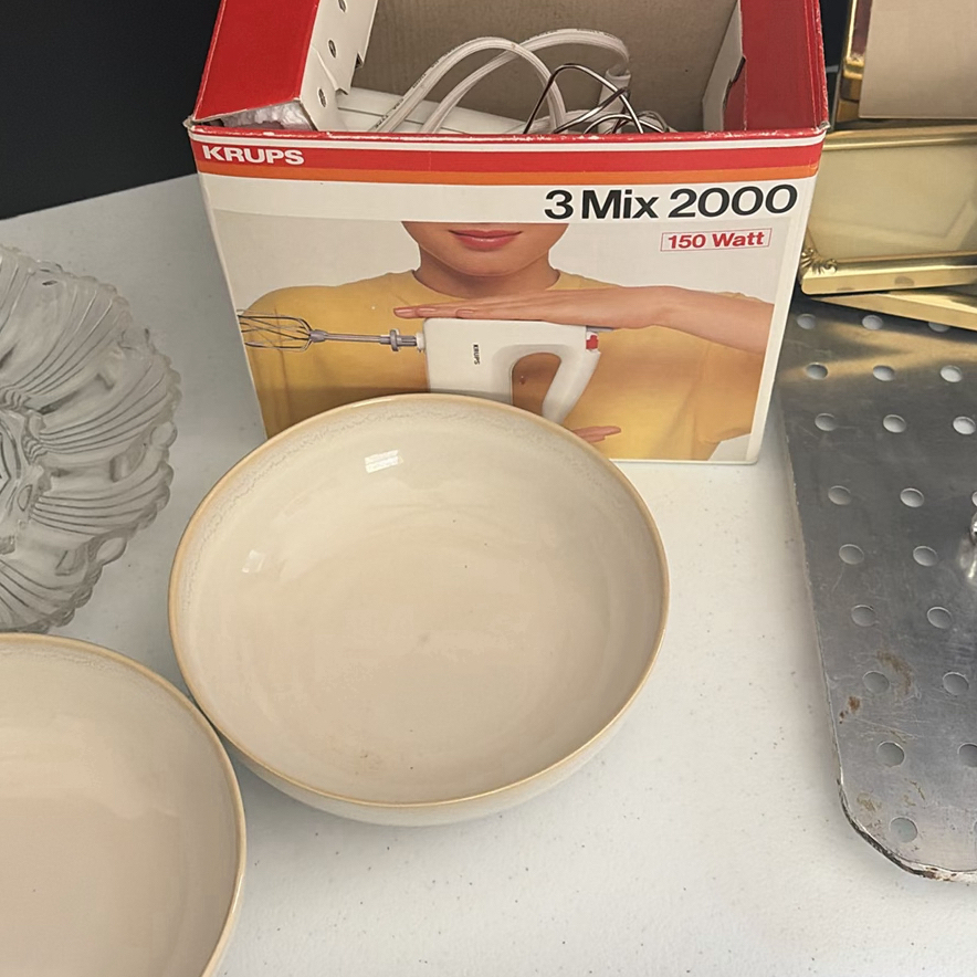 Assorted Kitchenware and Baking Items - image 9 of 13