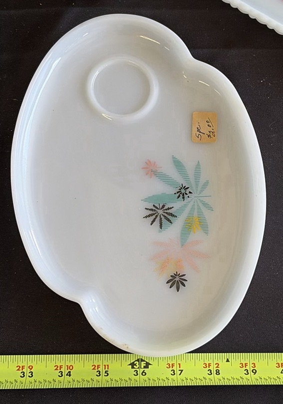 Assorted Vintage Floral Milk Glass Serving Trays and Tea Set Pieces - image 8 of 9