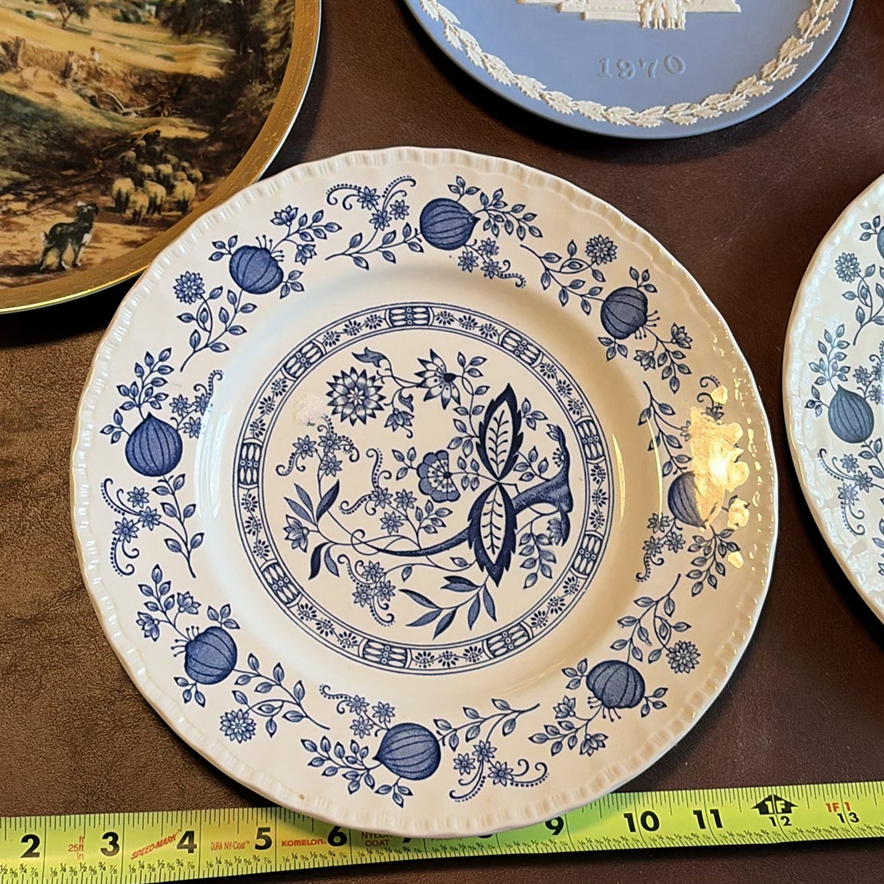 Assorted Decorative Plates, Glass Bowls, and Ceramic Pieces - image 3 of 15