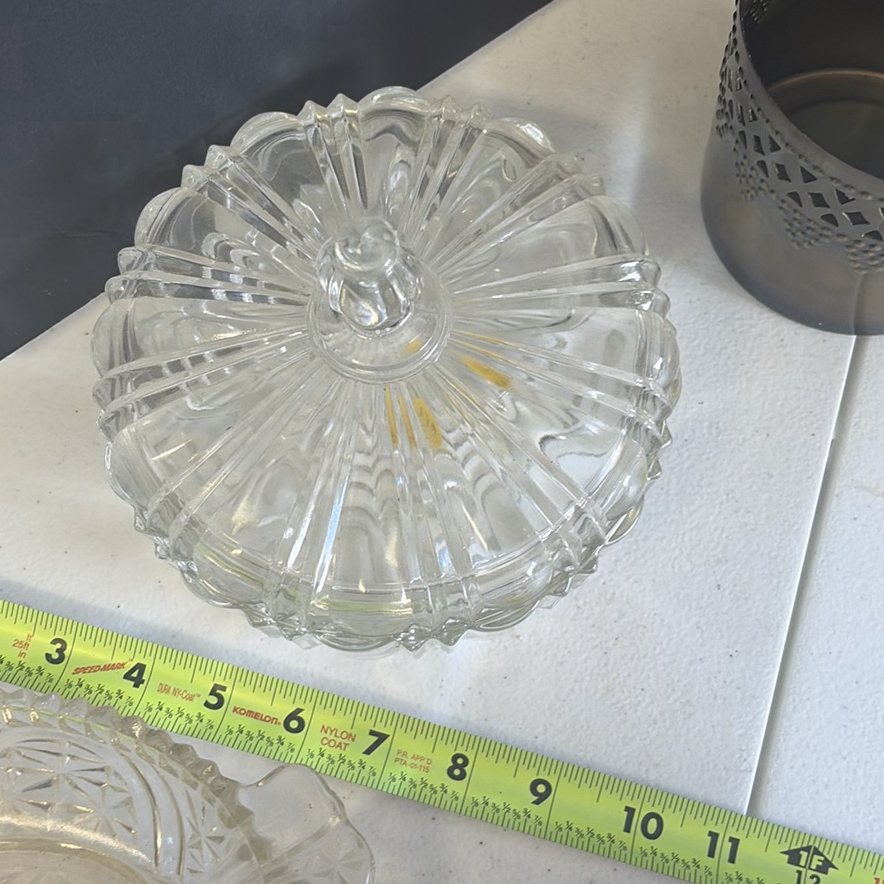 Assorted Glassware and Kitchen Serving Pieces - image 5 of 9