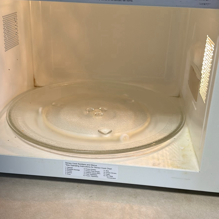 Panasonic Genius Sensor 1200W Microwave and Anolon Frying Pan - image 2 of 5