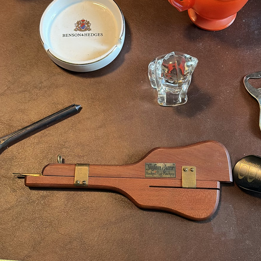 Assorted Vintage Household and Advertising Collectibles - image 3 of 11