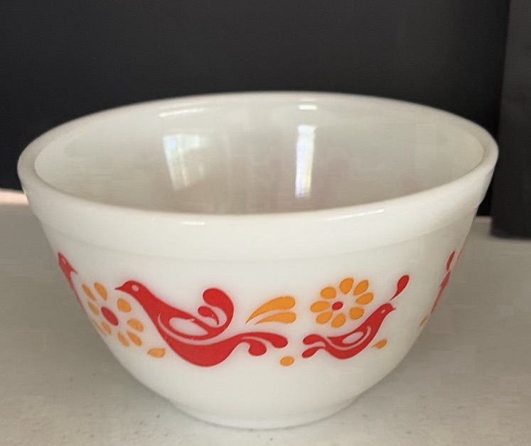 Vintage Milk Glass Mixing Bowls and Covered Casserole Dish - image 3 of 10