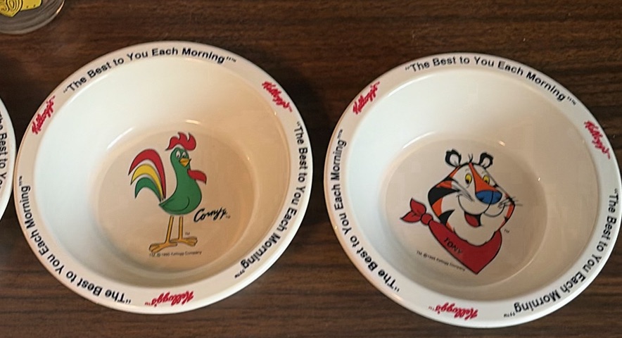 McDonald's Character Placemats, Kellogg's Cereal Bowls, and Bugs Bunny Glass - image 4 of 6