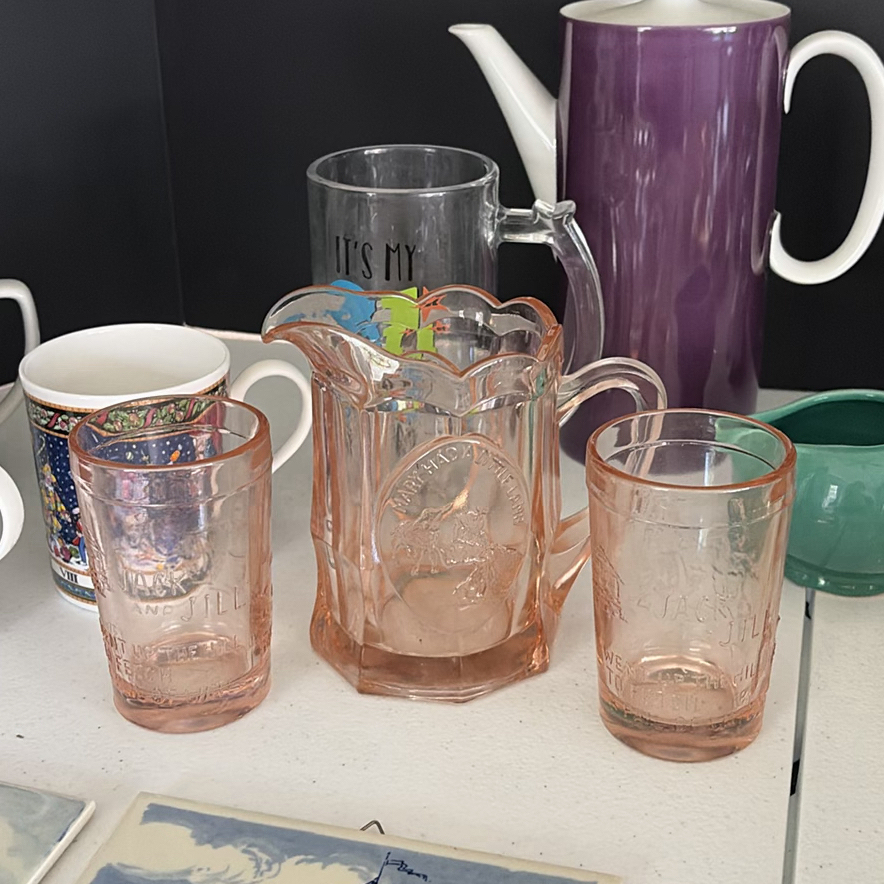 Assorted Vintage and Decorative Kitchenware and Figurines - image 17 of 17