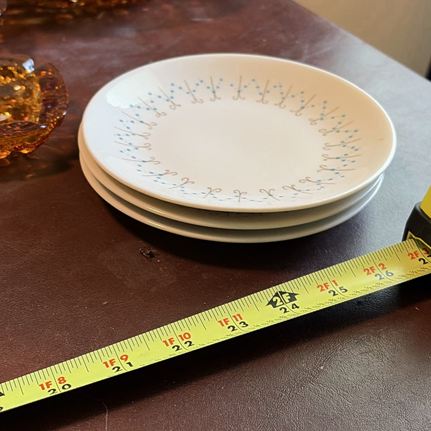 Assorted Glass and Ceramic Serveware and Decorative Pieces - image 3 of 10